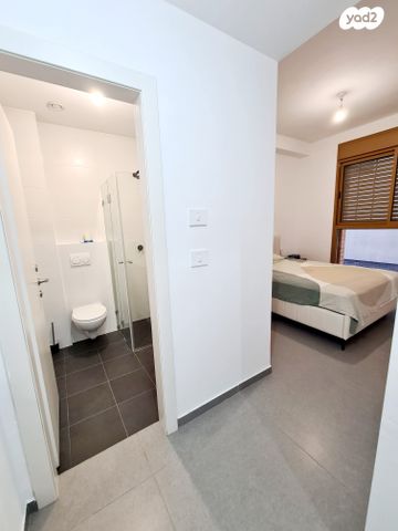 דירה, אסף, חרוזים, רמת גן