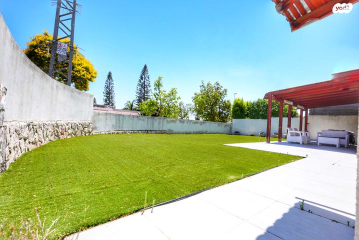 דו משפחתי, מודיעין מכבים רעות