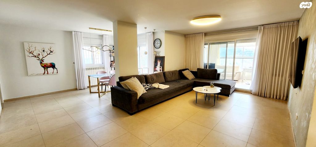 דירת גן, יעקב צור, גבעת משואה, ירושלים