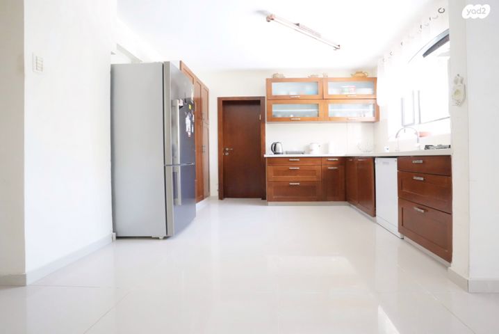 דו משפחתי, מודיעין מכבים רעות