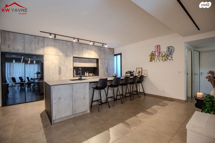 דירה, רחל המשוררת, נאות שמיר, יבנה