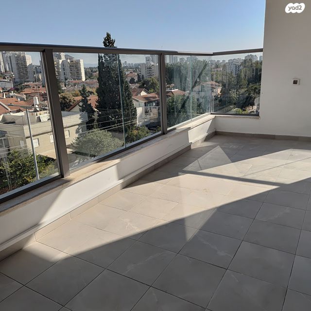 דירה, רמב"ם, ראשון לציון