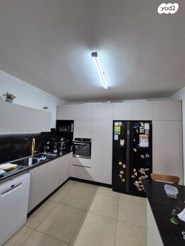 דירת גן, אלה, נתיבות