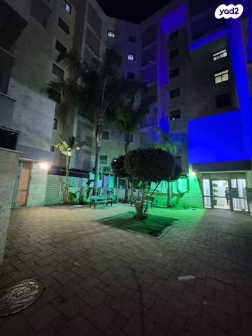 דירת גן, אלה, נתיבות