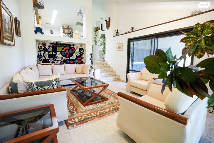 בית פרטי/ קוטג', גילון