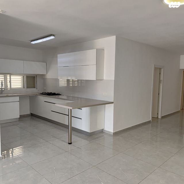 דירה, רמב"ם, ראשון לציון