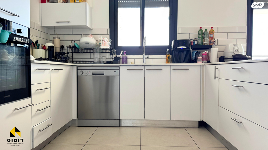 דירה, יעקב תמרי, חצרות המושבה, רחובות