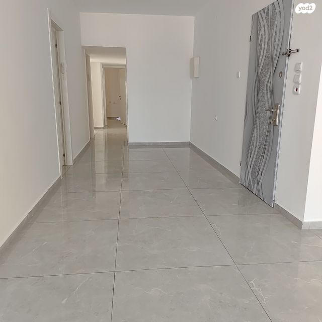 דירה, רמב"ם, ראשון לציון