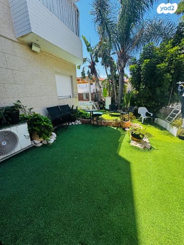 דירת גן, רחמים פיטוסי, נווה יוני נתניהו, עכו