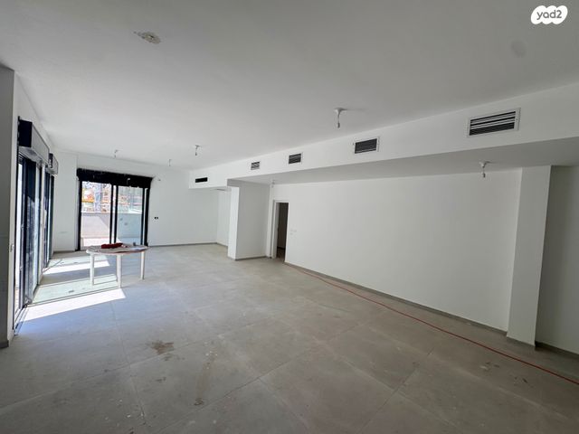 דירת גן, הדר, רמת השרון