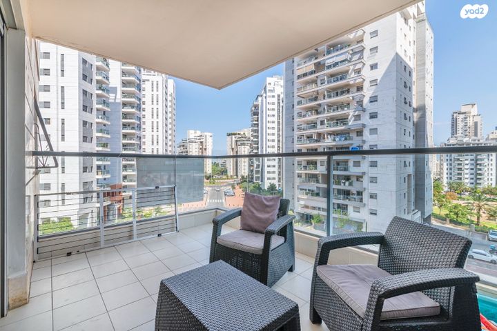 דירה, רחובות המדע, רחובות