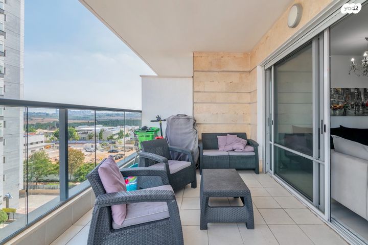 דירה, רחובות המדע, רחובות