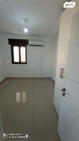 דירה, י.ל. פרץ 6, צור שלום, קרית ביאליק