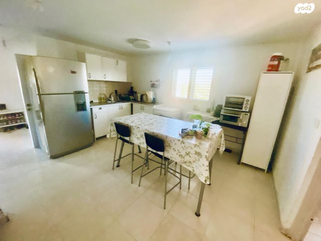 יחידת דיור, נווה נאמן, הוד השרון