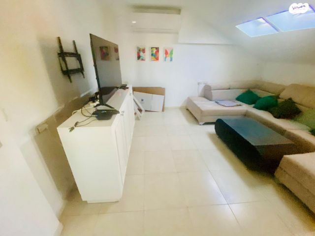 יחידת דיור, נווה נאמן, הוד השרון