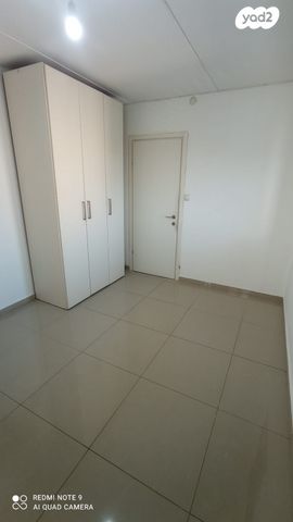 דירה, י.ל. פרץ 6, צור שלום, קרית ביאליק