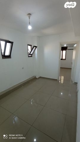 דירה, י.ל. פרץ 6, צור שלום, קרית ביאליק