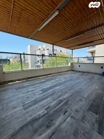 גג/ פנטהאוז, לב העיר, בת ים