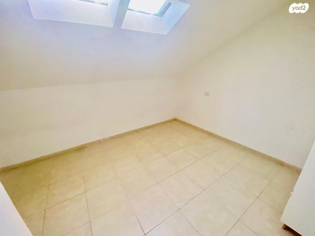 יחידת דיור, נווה נאמן, הוד השרון