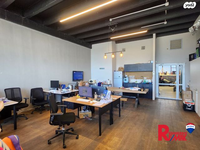 חנויות/ שטח מסחרי, דרך בן צבי 84, אזור תעסוקה צומת חולון, תל אביב יפו