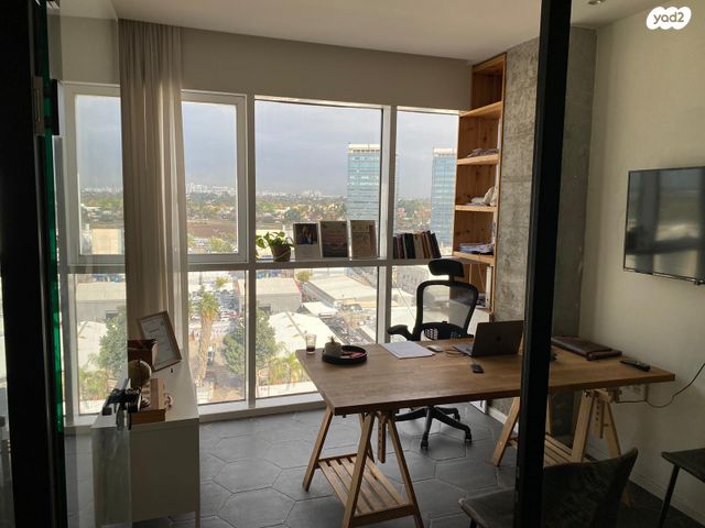 משרדים, הנגר, הוד השרון