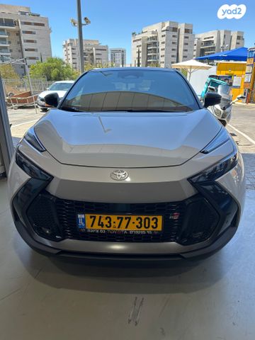 מודעת רכב טויוטה C-HR