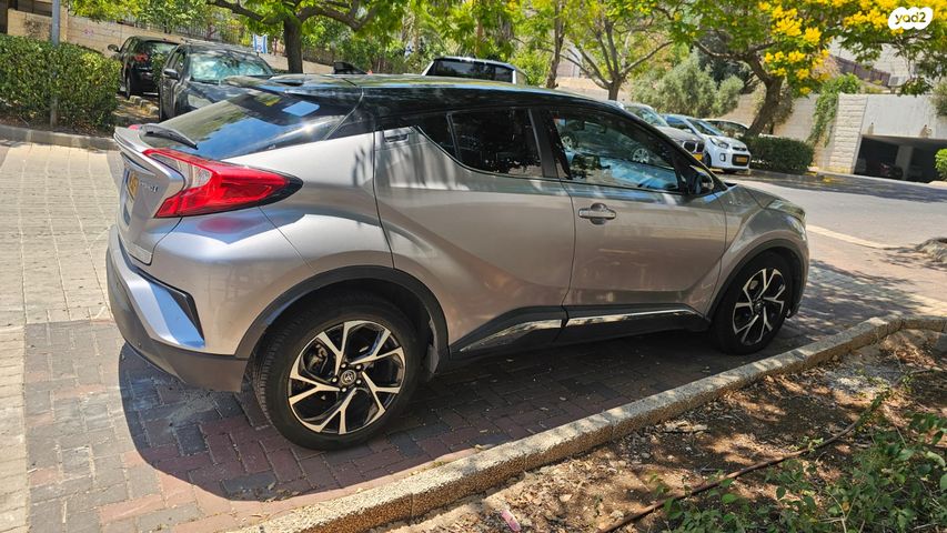 מודעת רכב טויוטה C-HR