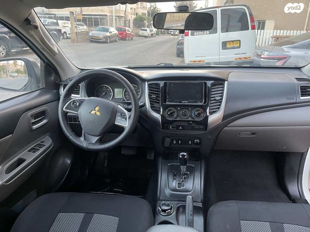 מיצובישי טרייטון / L200