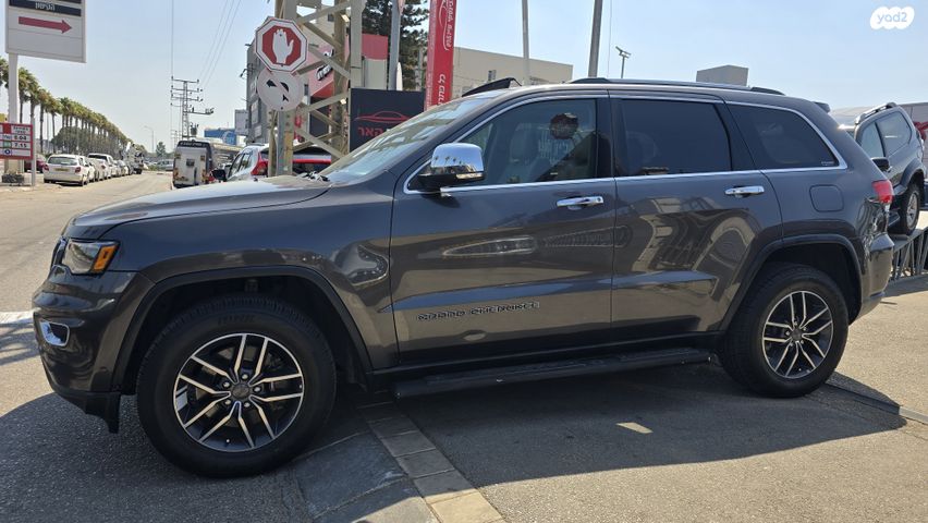 מודעת רכב ג'יפ גרנד צ'ירוקי