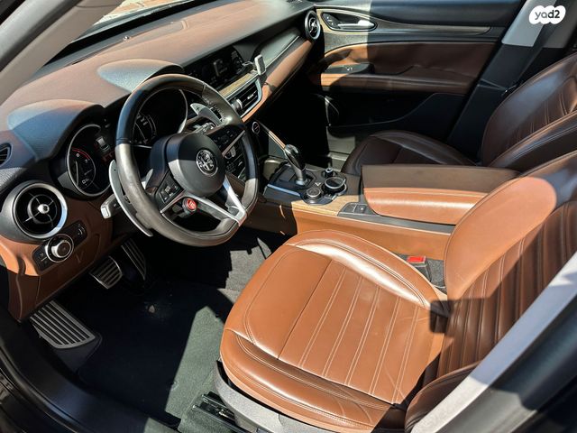 אלפא רומיאו סטלביו