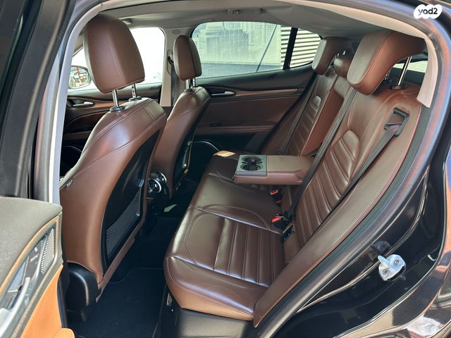 אלפא רומיאו סטלביו