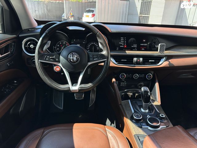 אלפא רומיאו סטלביו