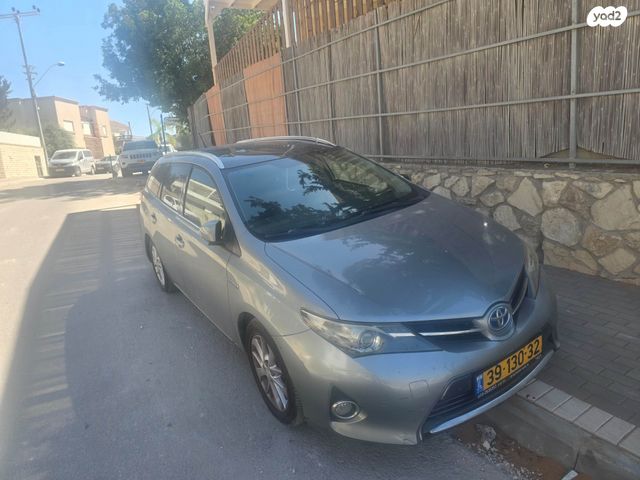 מודעת רכב טויוטה אוריס