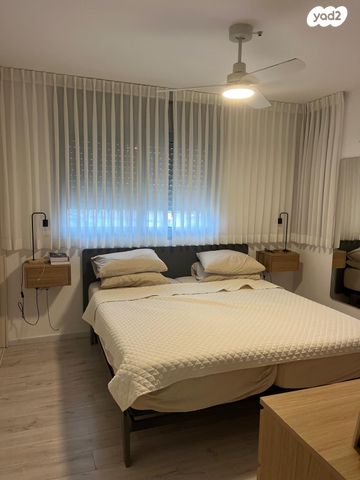 דירה, הר הצופים 25, רחובות ההולנדית, רחובות