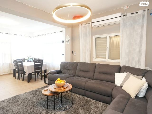 בית פרטי/ קוטג', כ"ט בנובמבר 46, בית אליעזר, חדרה