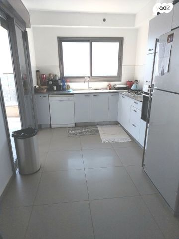 דירה, יהודה הלוי 18, שיכון רסקו, קרית אונו