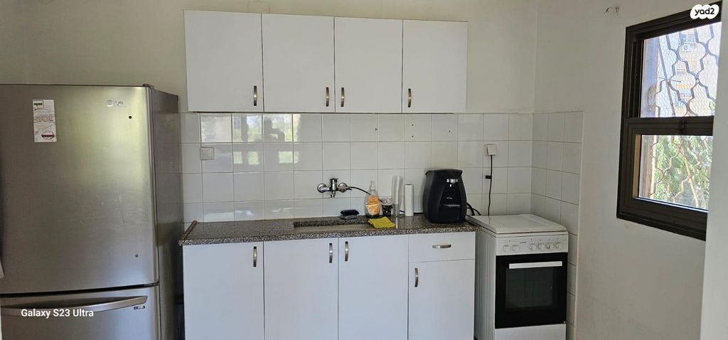 אביגדור המאירי 4