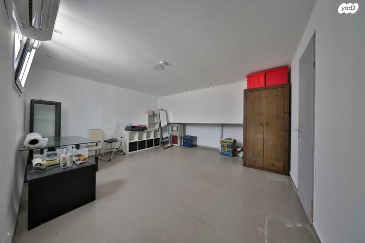 דירה, מנחם בגין, נווה גנים, קרית מוצקין