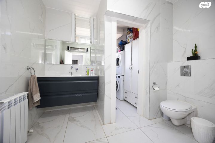 דירה, הדישון, מלחה, מנחת, ירושלים