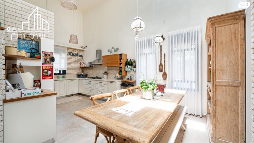 בית פרטי/ קוטג', נאות הפרחים, גן יבנה