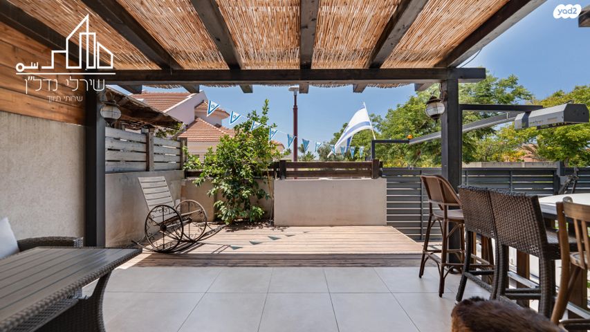 בית פרטי/ קוטג', נאות הפרחים, גן יבנה