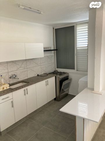 גיורא יוספטל 