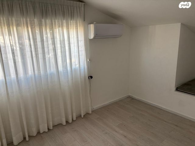 בית פרטי/ קוטג', סחלב, אחוזה, חיפה