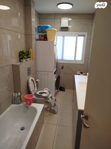 דירה, שדרות הרדוף, 2004, רעננה