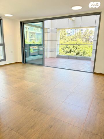 דירה, אלוף קלמן מגן, גני שרונה, קרית הממשלה, תל אביב יפו