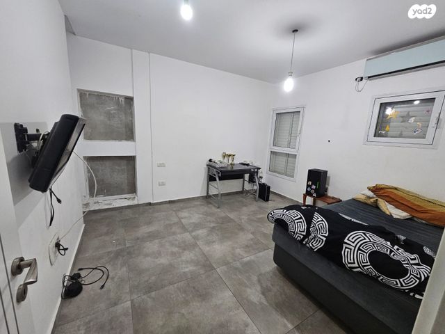 דו משפחתי, בית דגן