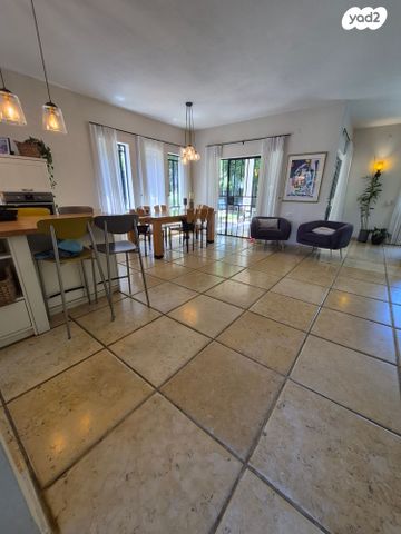 בית פרטי/ קוטג', קדימה צורן