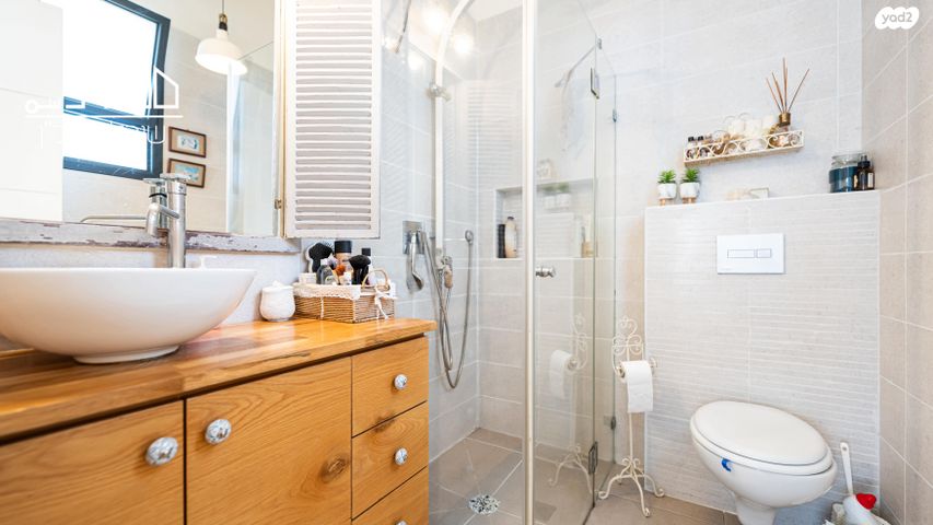 בית פרטי/ קוטג', נאות הפרחים, גן יבנה