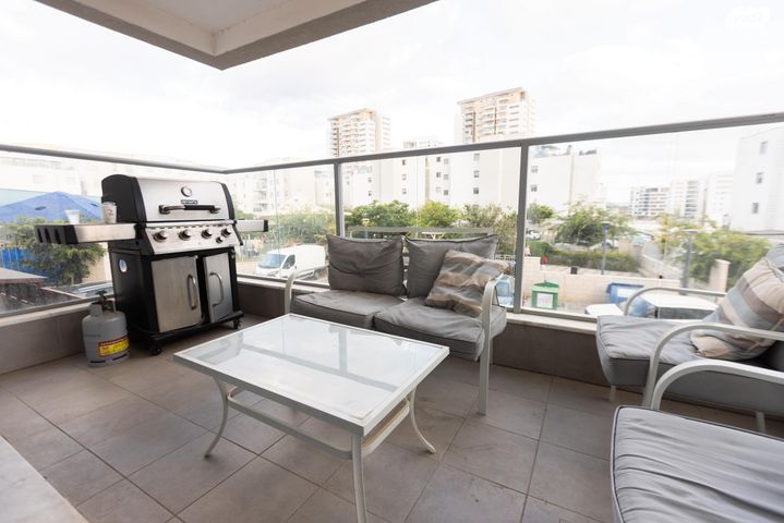 דירה, הגל, החותרים, טירת כרמל