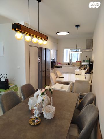 דירה, שדרות הרדוף, 2004, רעננה